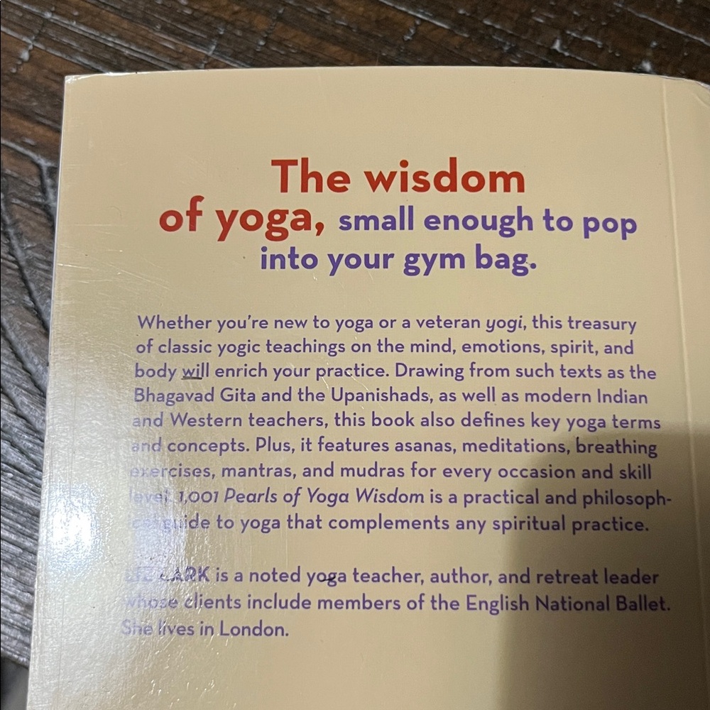 NWT 1,001 Pearls of Yoga Wisdom by Liz Lark - Colorful Inspirational Book - Picture 2 of 2